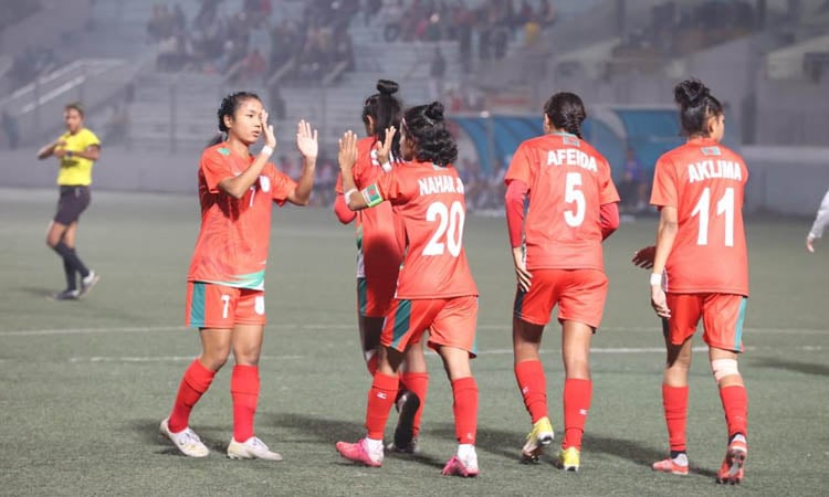সাফ নারী ফুটবল ফাইনালে বাংলাদেশ: প্রতিপক্ষ নেপাল